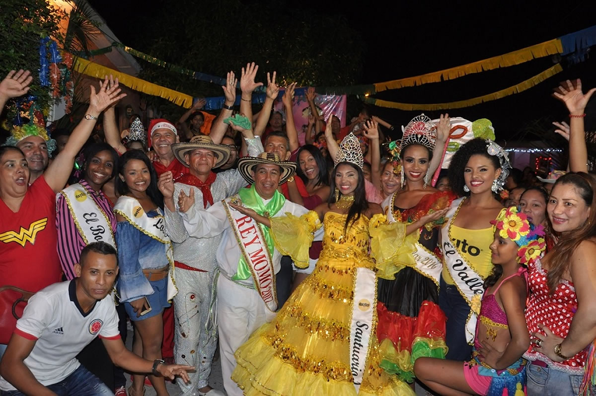 Las Reinas Populares se coronan en medio de grandes espectáculos carnavaleros