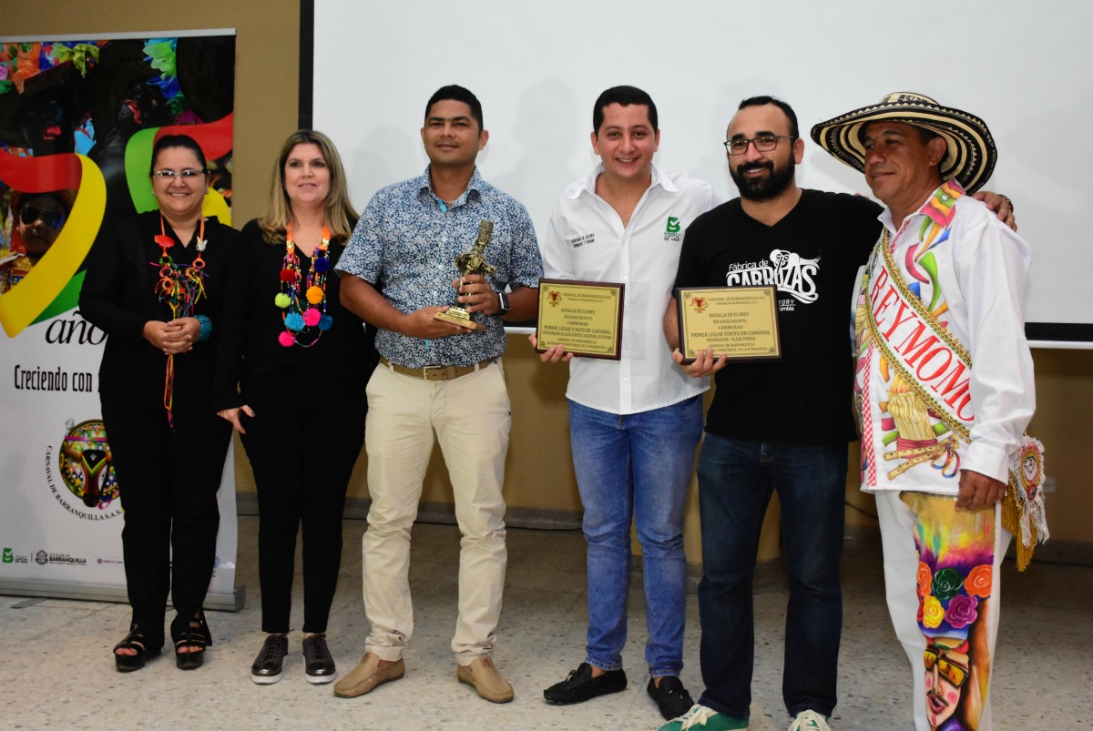 Ganadores de carrozas en la Batalla de Flores 2017.