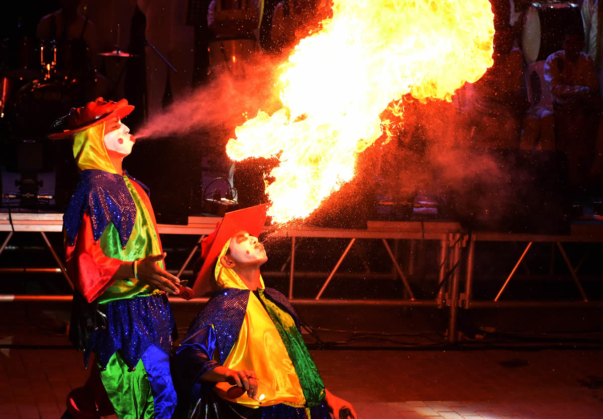La Danza Diablos Arlequines de Sabanalarga hicieron parte de la muestra folclórica presentada en el Congreso de Anato.