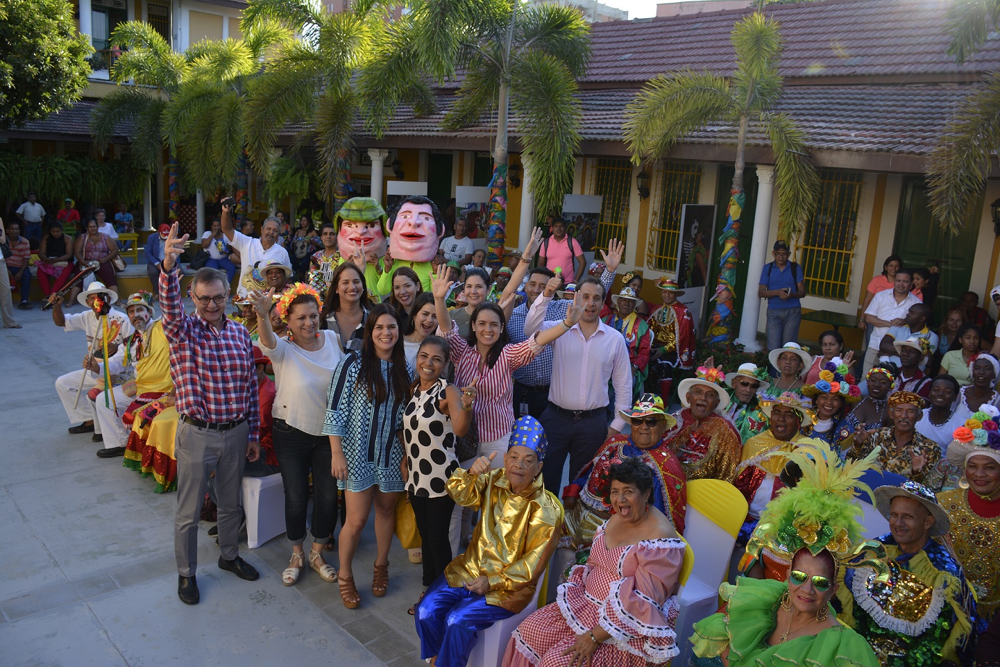 Apoyo al folclor beneficia a 13 mil hacedores para el Carnaval 2018