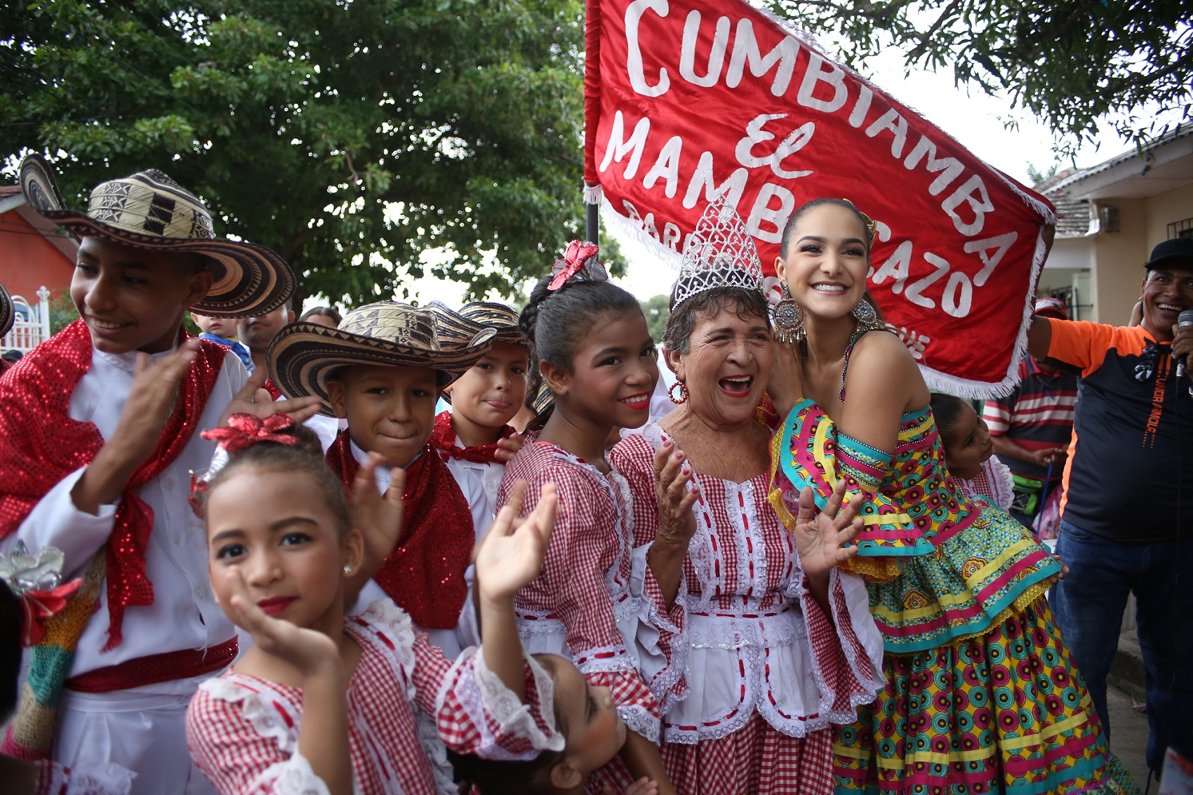 Valeria Abuchaibe despide su reinado carnavalero con folclor y documental