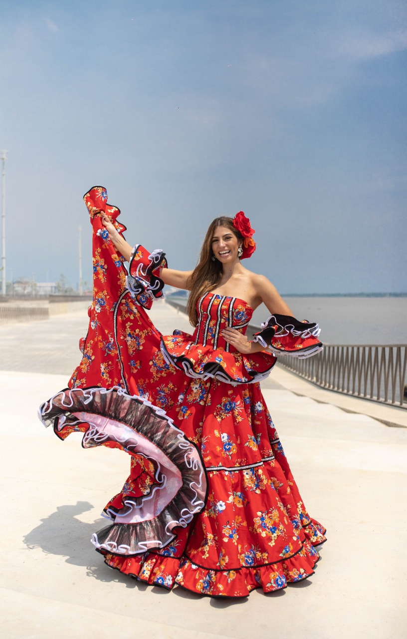 Reina Isabella Chams Vega viaja a Nueva York a promocionar el Carnaval 2020