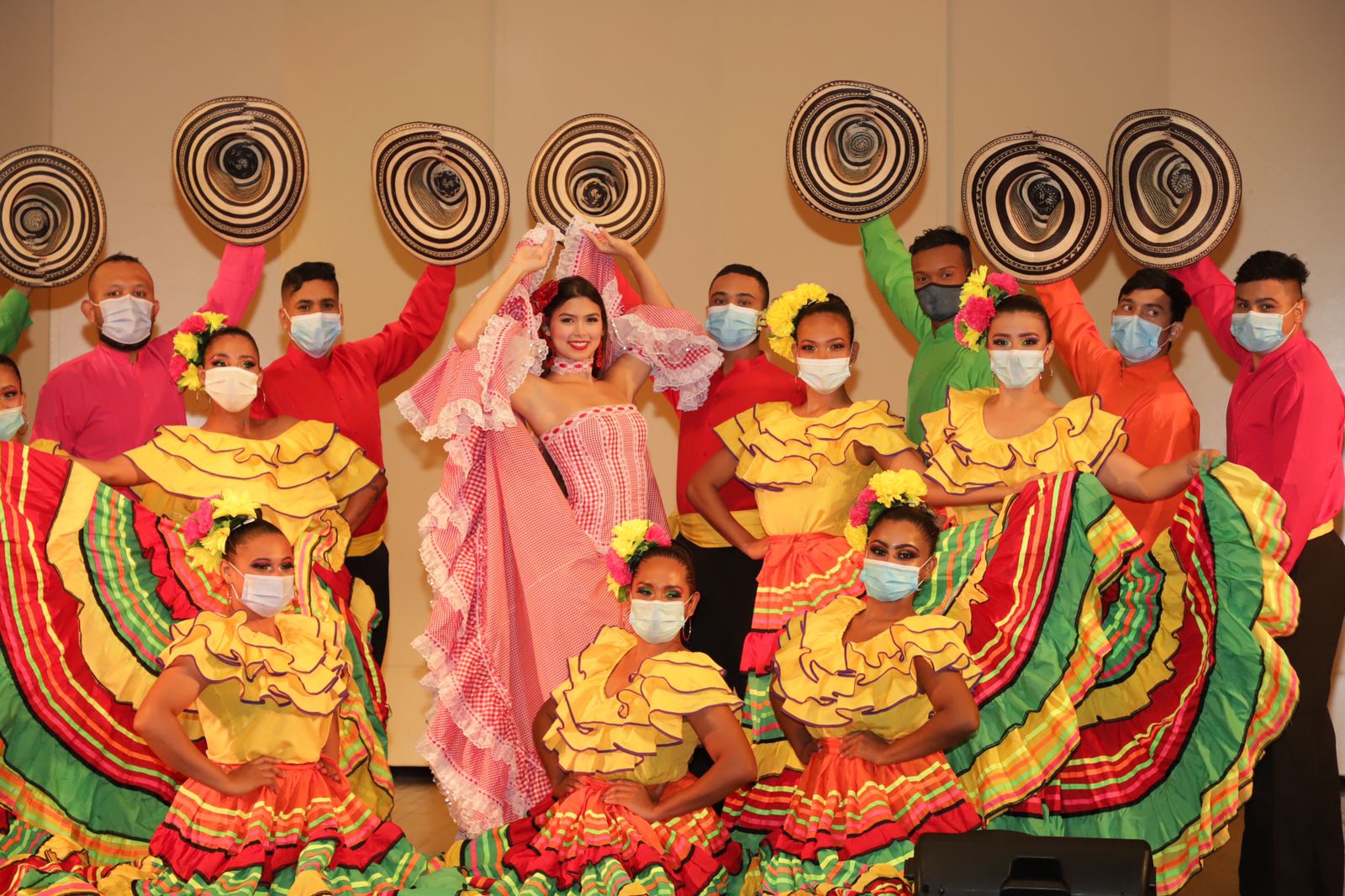 Reina Valeria celebra el día mundial del folclor con maestros del Carnaval de Barranquilla